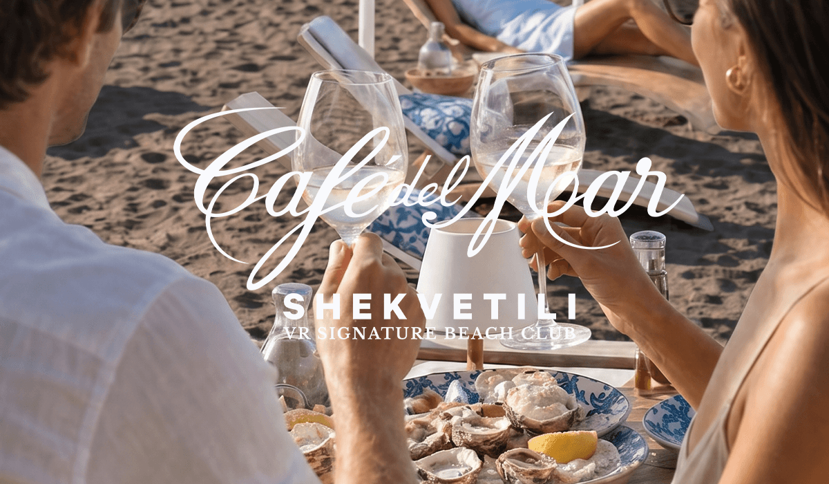 **Русский:** **Совсем скоро увидимся на открытии первого в Грузии Beach Club Café del Mar.** Более рекламный вариант: **До скорой встречи на открытии первого в Грузии Beach Club Café del Mar!**
